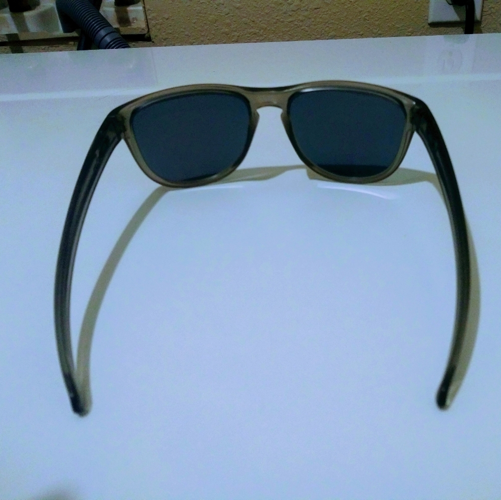 Oakley Sliver Sunglasses - Picture 3 of 4
